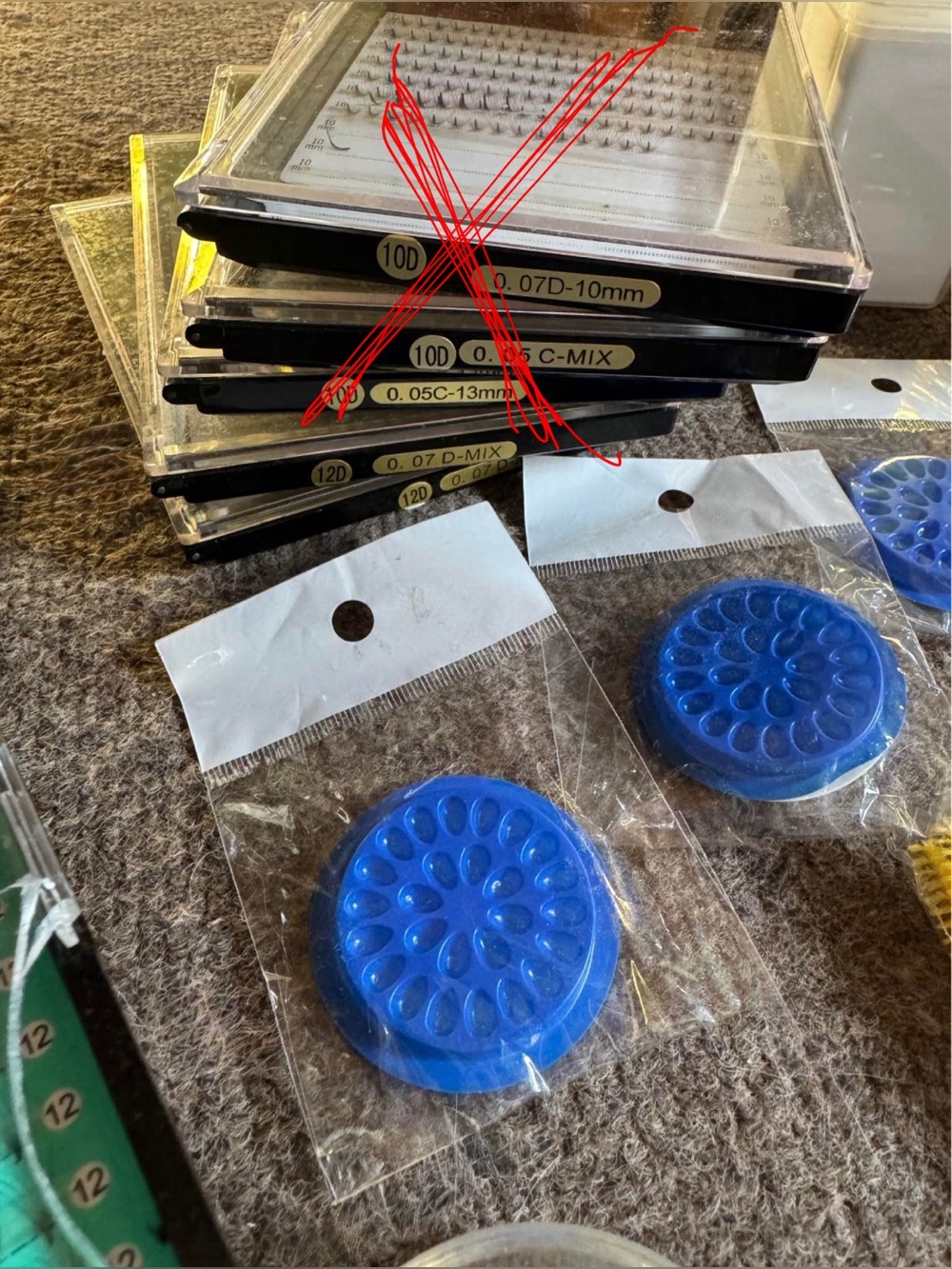 HUGE high quality lash supply lot - Picture 10 of 11